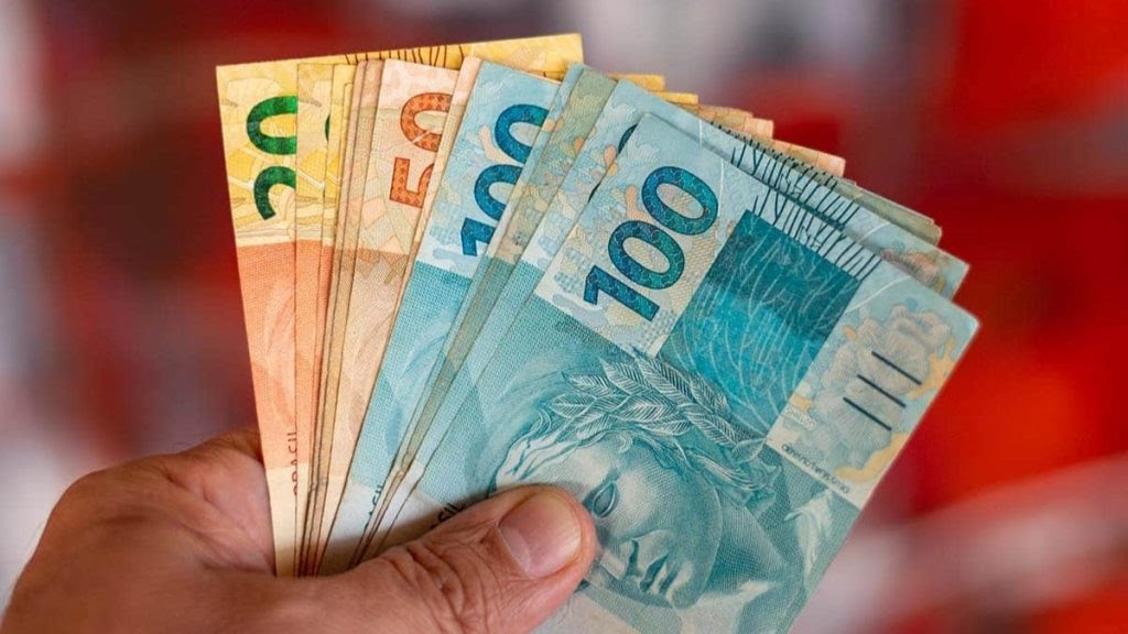 Salário mínimo de R$ 1.412 entrou em vigor