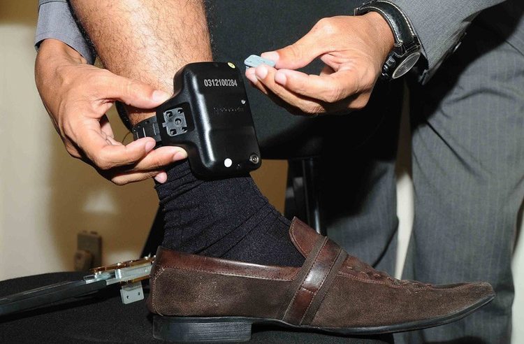 Justiça deverá determinar uso de tornozeleira eletrônica para agressores de mulheres com medidas protetivas