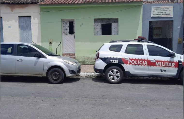 Polícia Militar recupera veículo com restrição de roubo, em Logradouro