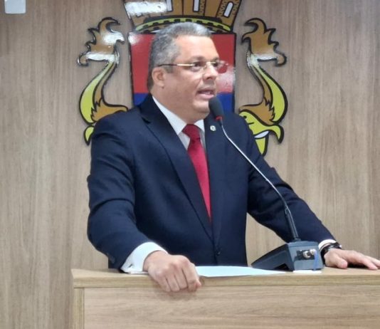 Cabedelo: prefeito eleito afastado vai ser diplomado, mas vice deve assumir o cargo