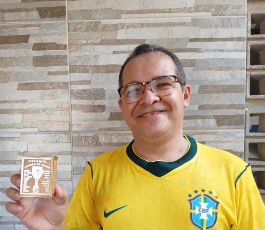 Professor e pesquisador de Caiçara, possui relíquia da copa de 1958