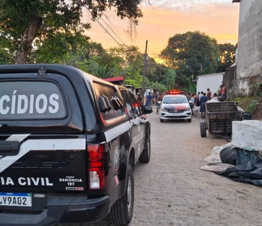 Ataque a tiros deixa dois mortos e três adolescentes feridos em comunidade