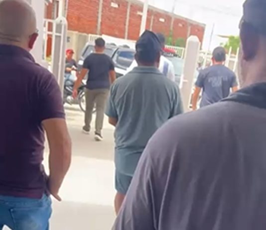 Dois homens são presos suspeitos de estuprar menina de 13 anos que está grávida