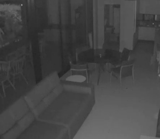 Casa de ex-prefeito é invadida por criminosos; documentos e equipamentos eletrônicos são levados
