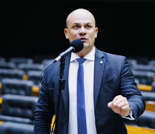 Cabo Gilberto só falará sobre R$ 2 milhões para clube de tiro após julgamento