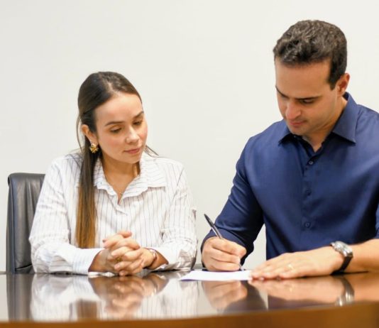 Governador sanciona ampliação do Programa Paraíba que Acolhe para incluir órfãos de feminicídio