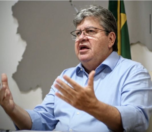 João vem sendo apunhalado e seu mandato ao senado dependerá unicamente do povo