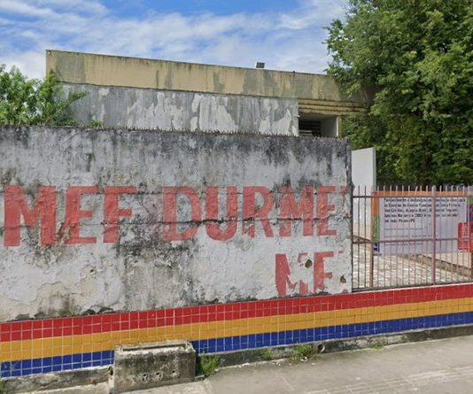 Estudantes passam mal após comer doce levado por colega em escola