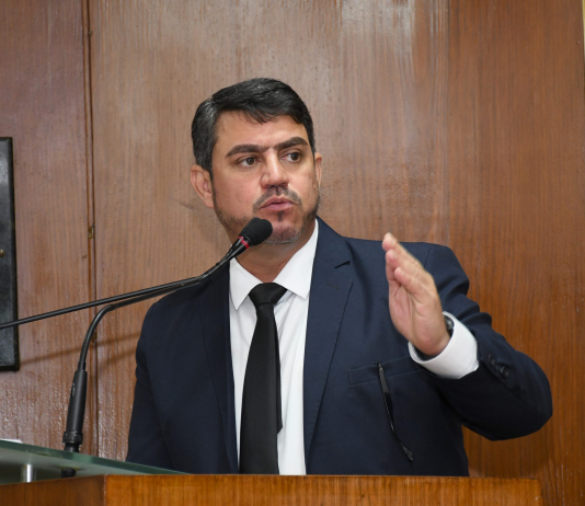 TRE barra candidatura de Dinho Dowsley à Assembleia