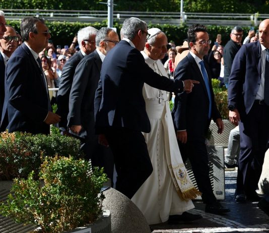 Cirurgia do Papa Leão XIV para retirar nódulo foi concluída com sucesso, diz Vaticano