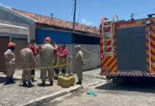 Homem entra em casa em chamas e salva idosa de incêndio