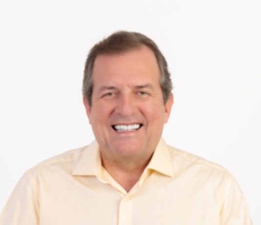 Fábio Tyrone, ex-prefeito de Sousa e candidato a deputado federal, é alvo de busca e apreensão e bloqueio de R$ 9 milhões